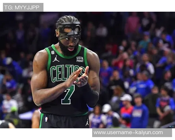 杰伦布朗全能表现助力球队获胜22投10中罚球7中9贡献30分8板8助