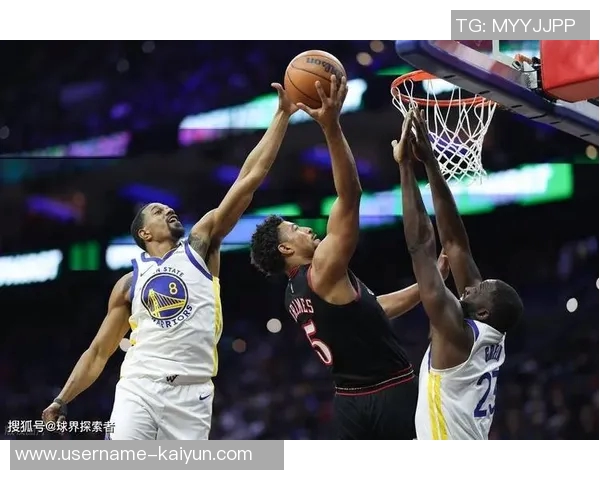 NCAA赛场奇迹时刻加长三分绝杀状元热门下半场狂砍22分7板5助