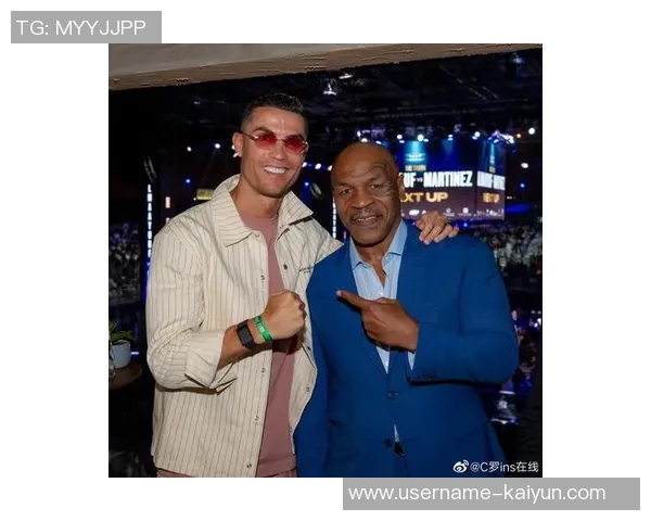 C罗身着西装出席白宫晚宴与美国防长亲密合影引发热议